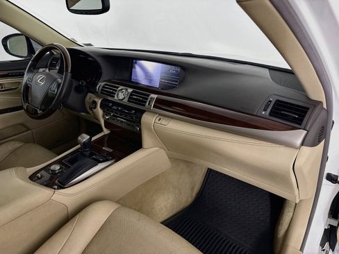Used 2014 Lexus LS 460 AWD w/ Comfort Package image 29