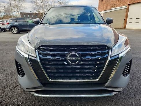 Used 2024 Nissan Kicks SV image 2