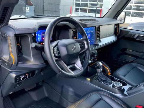 Used 2024 Ford Bronco Badlands image 16