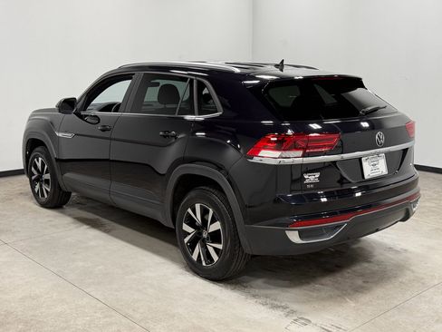 Used 2023 Volkswagen Atlas Cross Sport SE image 6