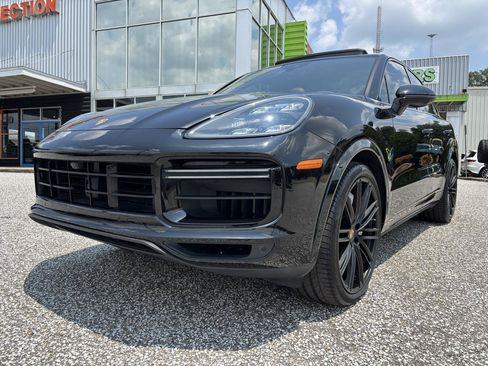 Used 2023 Porsche Cayenne Turbo AWD/4WD image 10