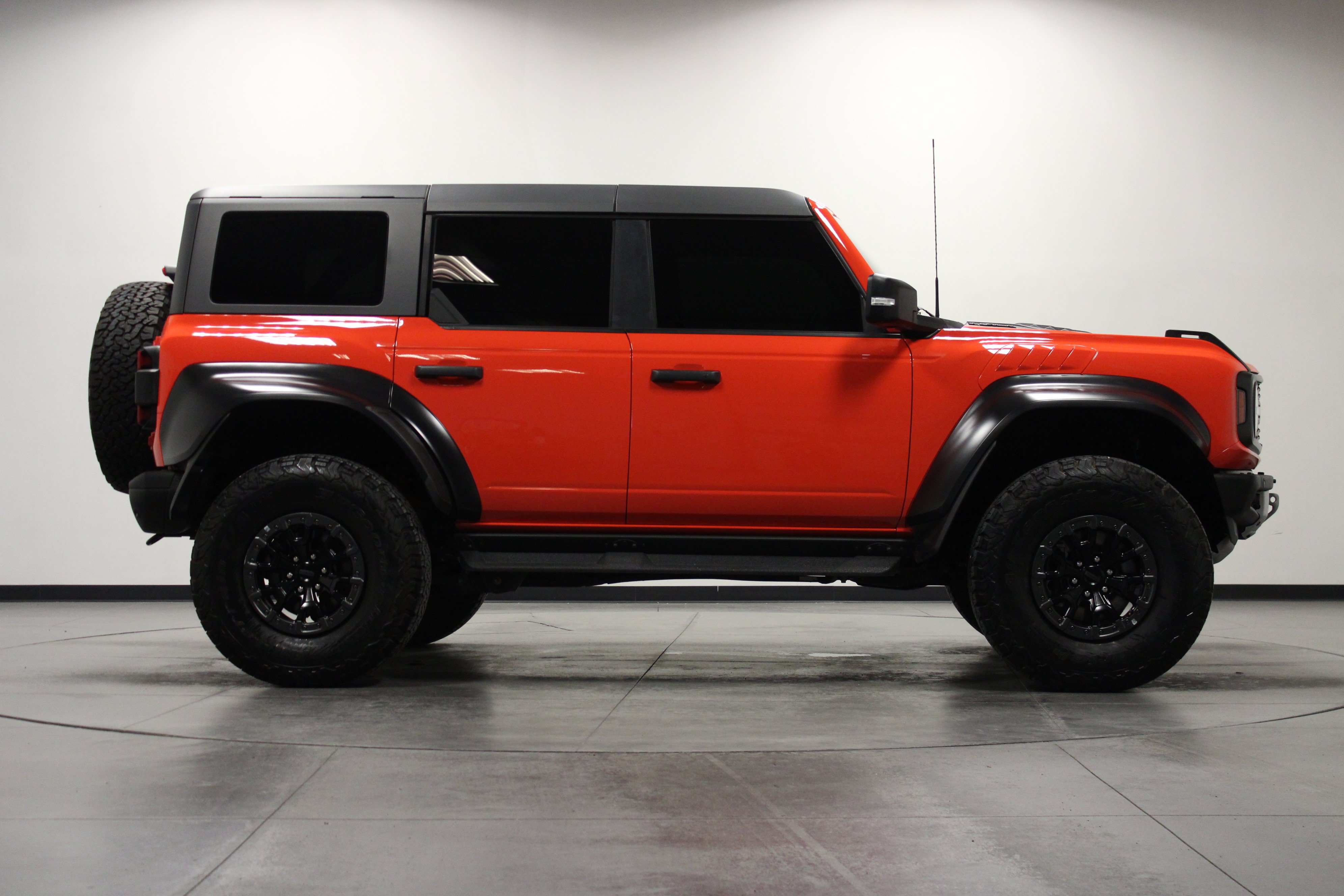 Used 2023 Ford Bronco Raptor AWD/4WD image 3