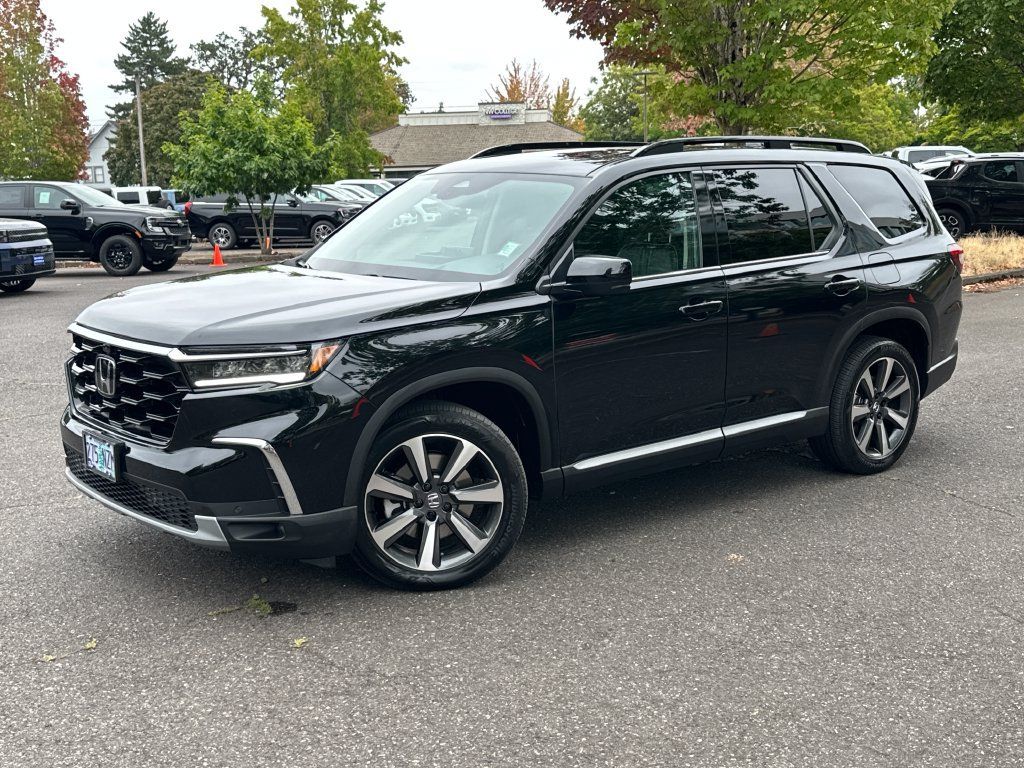 Used 2025 Honda Pilot Elite image 1