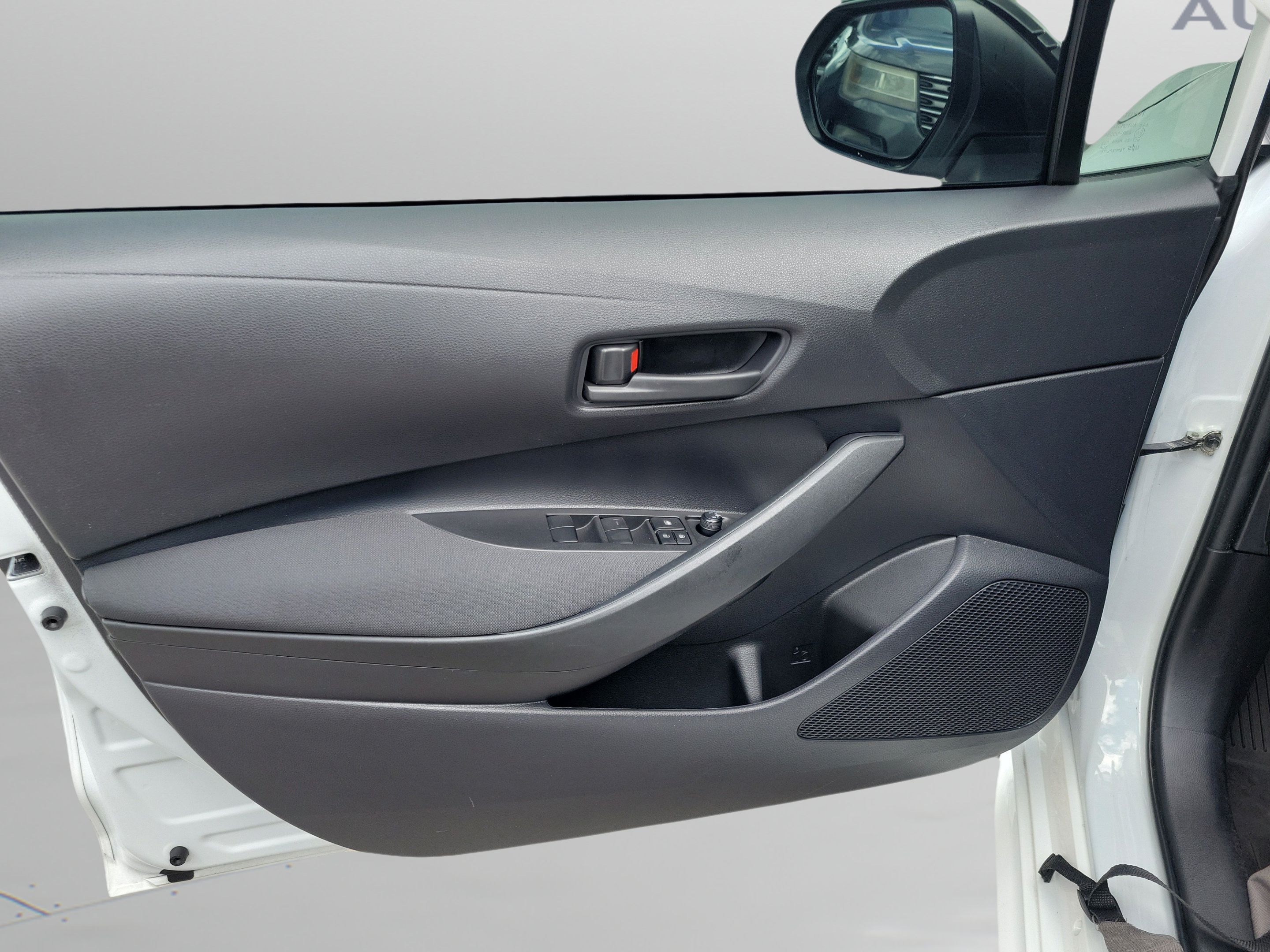 Used 2022 Toyota Corolla LE FWD image 14