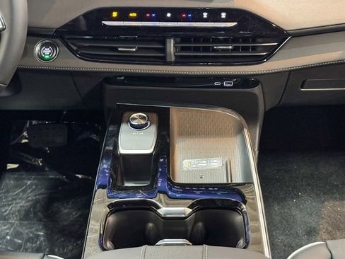 New 2025 Buick Enclave Preferred w/ Power Package image 29