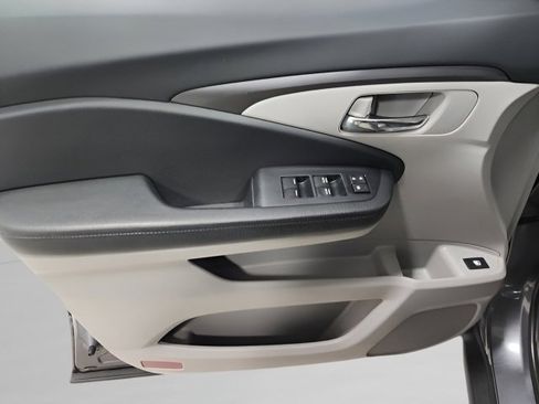 Used 2016 Honda Pilot LX image 22