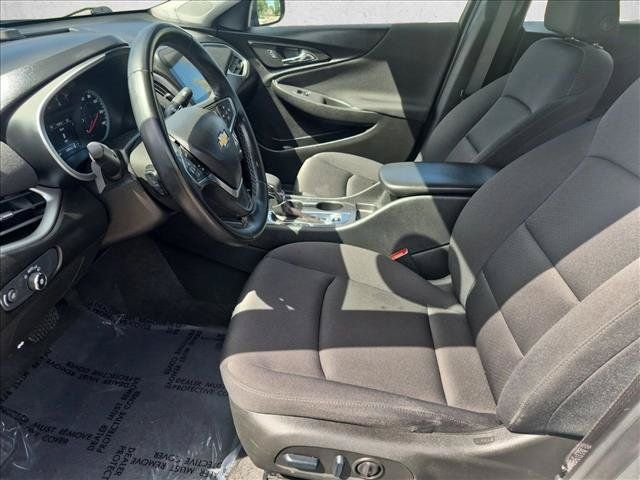 Used 2025 Chevrolet Malibu RS FWD image 15