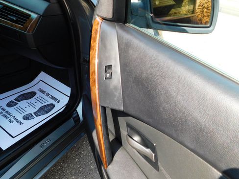 Used 2007 BMW 525xi Sedan image 19