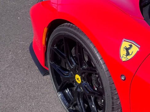 Used 2020 Ferrari F8 Tributo RWD image 38
