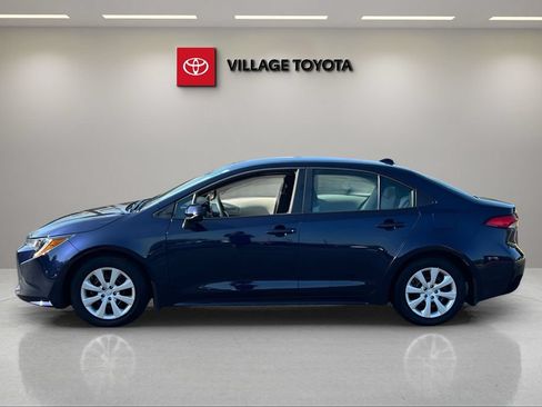 Certified 2025 Toyota Corolla LE FWD image 2