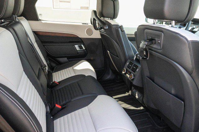 Certified 2025 Land Rover Discovery Dynamic SE AWD/4WD image 13