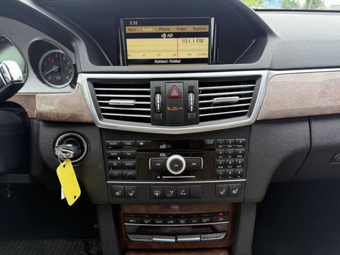 Used 2011 Mercedes-Benz E 550 4MATIC Sedan w/ Premium 2 Pkg image 22