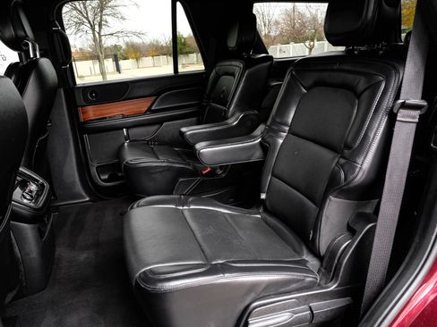 Used 2019 Lincoln Navigator Select w/ Technology Package image 39