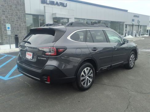 Used 2020 Subaru Outback Premium image 3