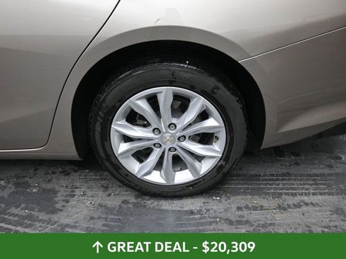 Used 2025 Chevrolet Malibu LT image 16