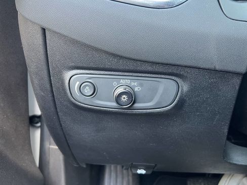 Used 2019 Chevrolet Equinox LT image 23