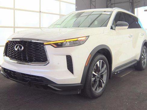 Certified 2023 INFINITI QX60 Luxe w/ Performance Audio Package image 4