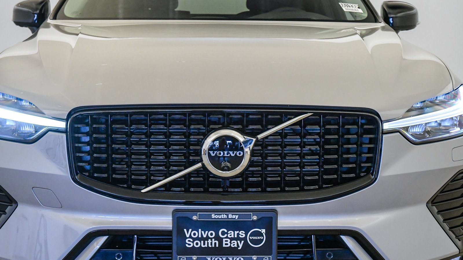 Certified 2023 Volvo XC60 B5 Ultimate w/ Climate Package FWD image 9