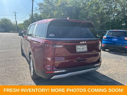Used 2022 Kia Carnival LX FWD image 4