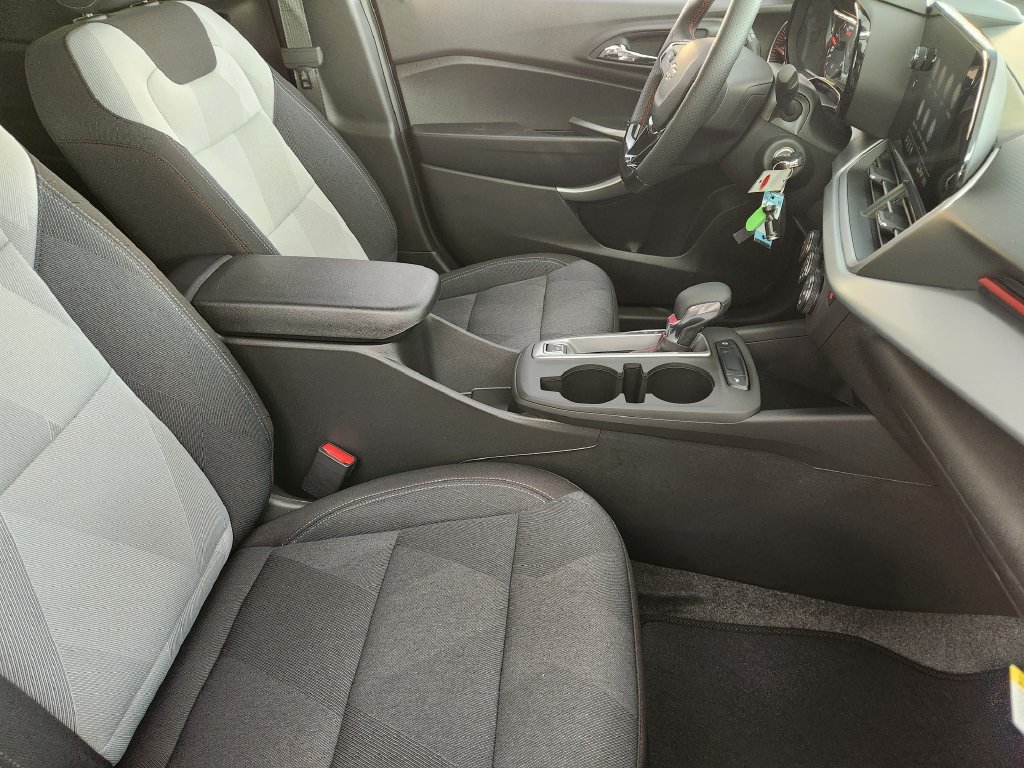 New 2026 Chevrolet Trax RS FWD image 10