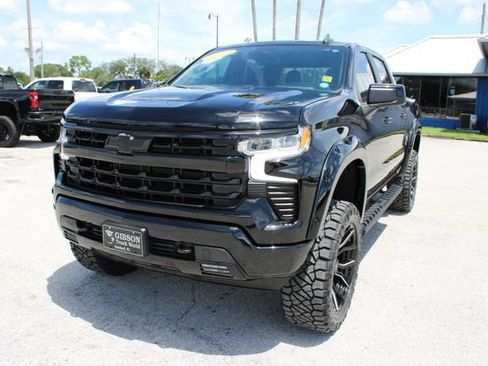Used 2024 Chevrolet Silverado 1500 RST w/ Z71 Off-Road Package AWD/4WD image 3