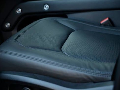 New 2026 Land Rover Defender 110 X-Dynamic SE image 23