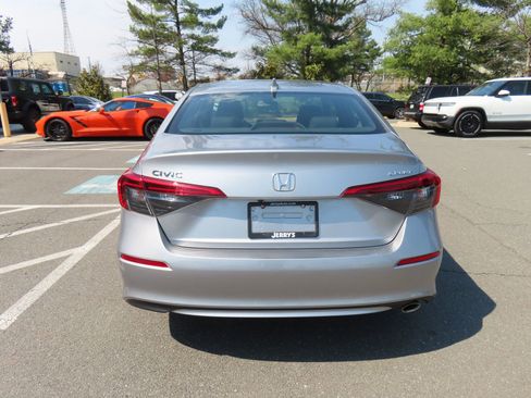 Used 2023 Honda Civic Sport image 6
