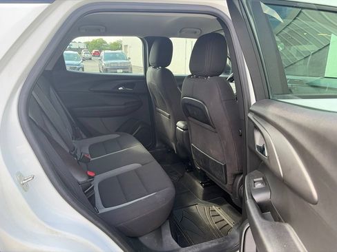 Used 2023 Chevrolet TrailBlazer LS FWD image 12