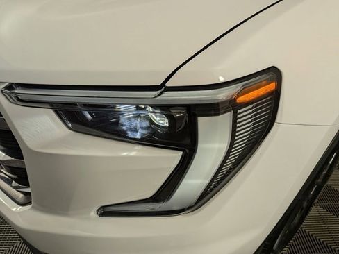 Certified 2025 GMC Acadia Elevation image 19