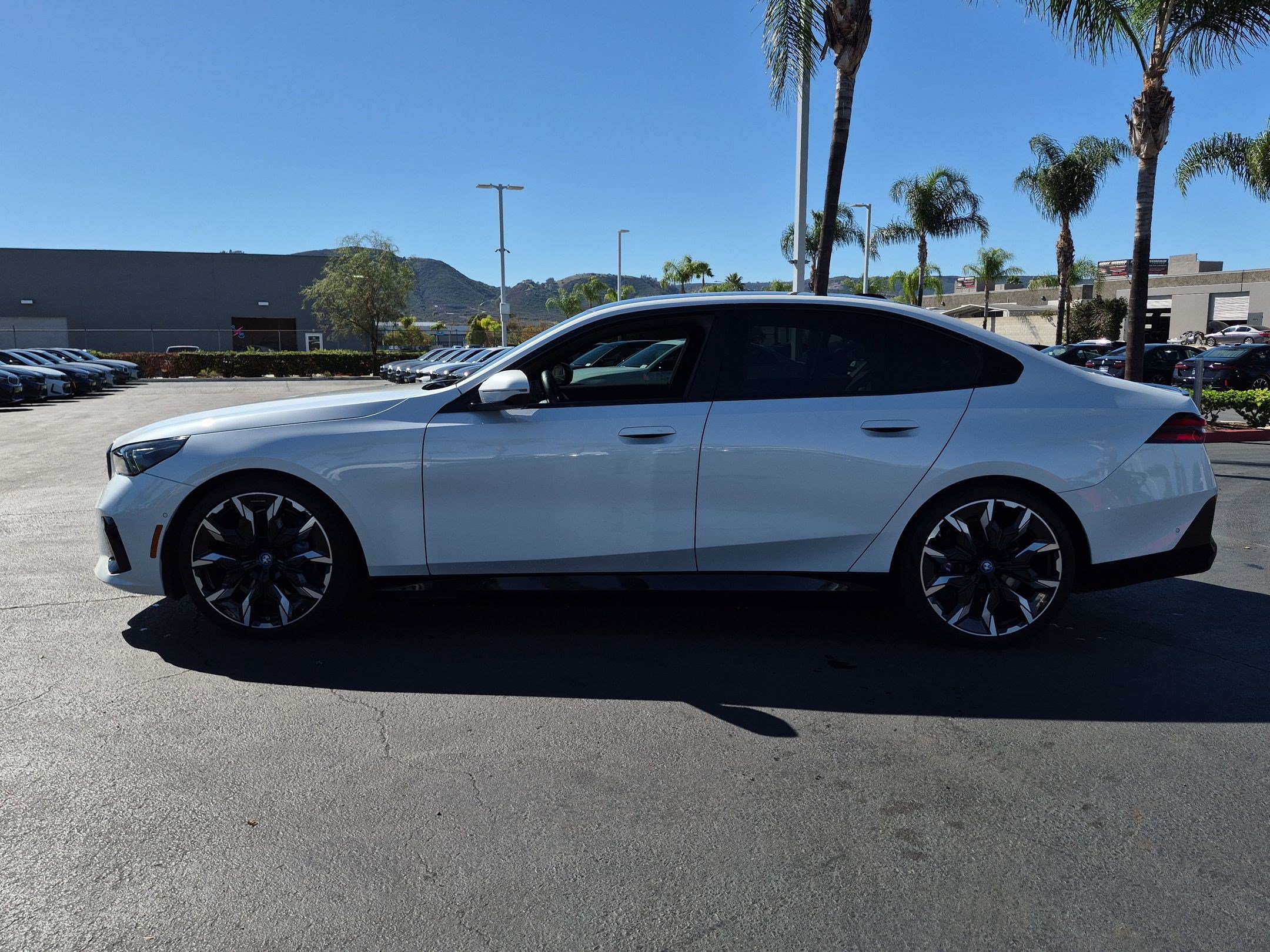 Used 2024 BMW i5 eDrive40i w/ Executive Package RWD image 7