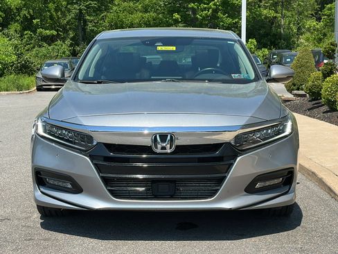 Used 2018 Honda Accord Touring image 3