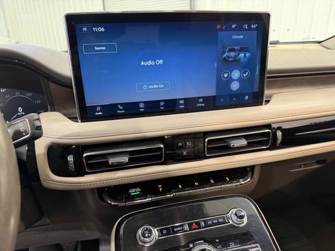 Used 2022 Lincoln Nautilus Reserve image 18