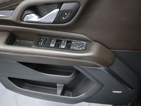 Used 2021 GMC Yukon XL Denali w/ Denali Premium Package image 37