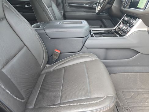 Used 2022 GMC Yukon XL Denali image 15