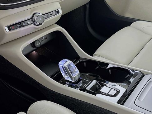 New 2026 Volvo XC40 B5 Plus w/ Protection Package Premier image 15