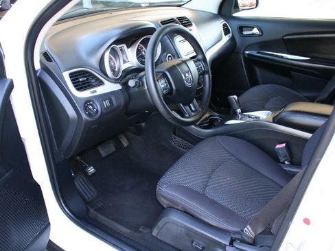 Used 2013 Dodge Journey SXT w/ Flexible Seating Group image 10