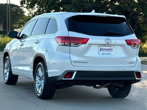 Used 2017 Toyota Highlander Limited FWD image 5