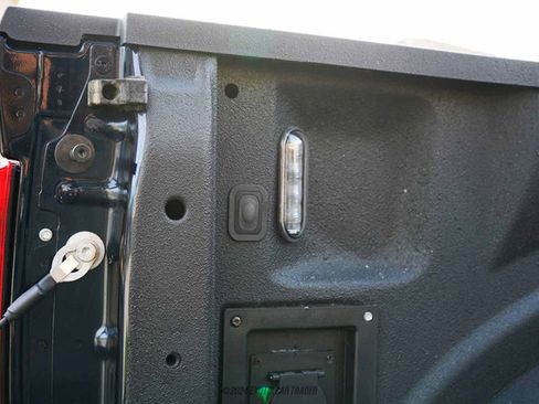 Used 2022 Ford F150 Raptor w/ Convenience Package image 86