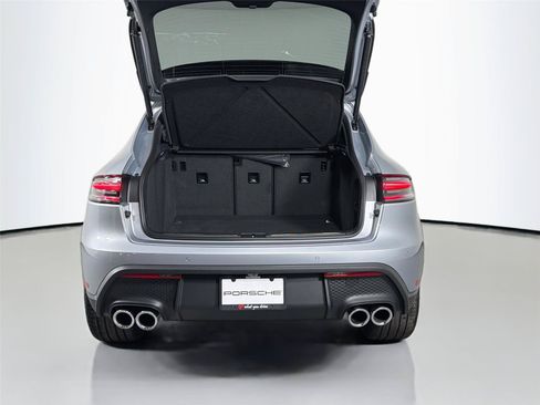 Certified 2026 Porsche Macan AWD/4WD image 36