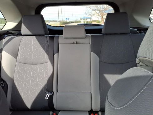 Used 2019 Toyota RAV4 XLE w/ Convenience Package image 18