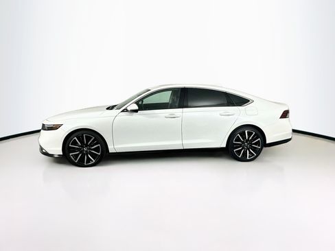 Used 2023 Honda Accord Touring image 4