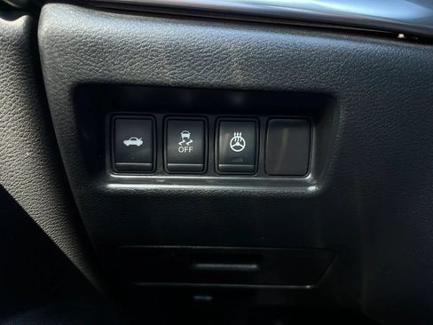 Used 2016 Nissan Maxima SR FWD image 18