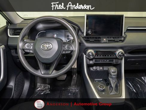Used 2025 Toyota RAV4 LE AWD/4WD image 6