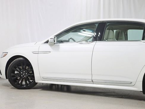 Used 2020 Lincoln Continental Reserve image 12
