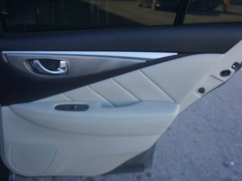Used 2014 INFINITI Q50 S 3.7 Sedan 4D w/ Navigation Package image 18