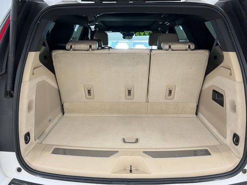 Used 2021 Cadillac Escalade Premium Luxury AWD/4WD image 12