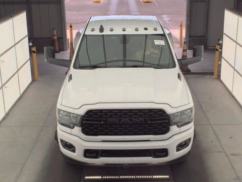 Used 2022 RAM 3500 Lone Star w/ Night Edition RWD image 6
