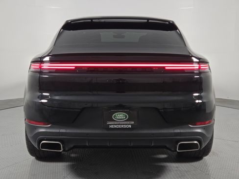 Used 2025 Porsche Cayenne Coupe image 6
