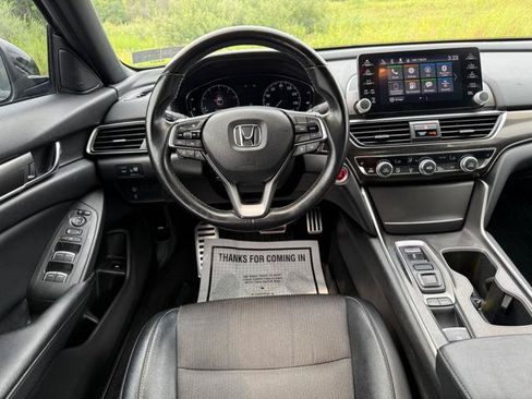 Used 2018 Honda Accord Sport image 10