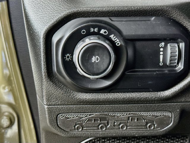 Used 2025 Jeep Wrangler Unlimited Sport AWD/4WD image 14